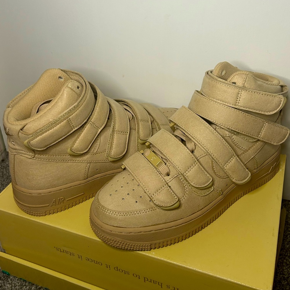 Billie Eilish x Nike Air Force 1 Mushroom